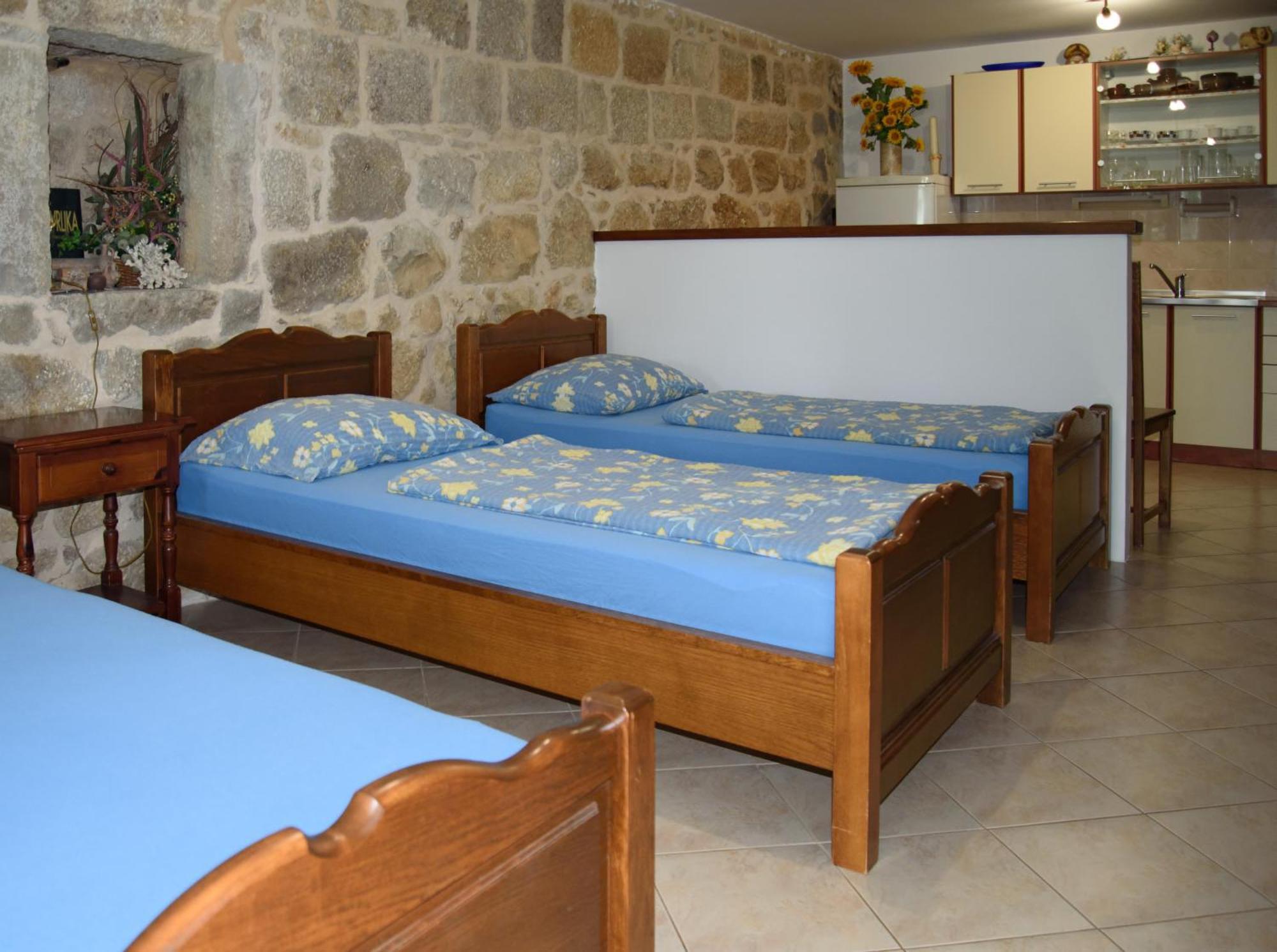 Apartments Cvitini Dvori Garjak Vrlika Εξωτερικό φωτογραφία