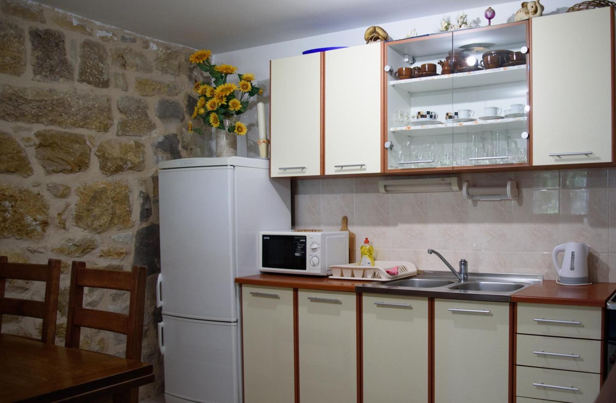 Apartments Cvitini Dvori Garjak Vrlika Εξωτερικό φωτογραφία