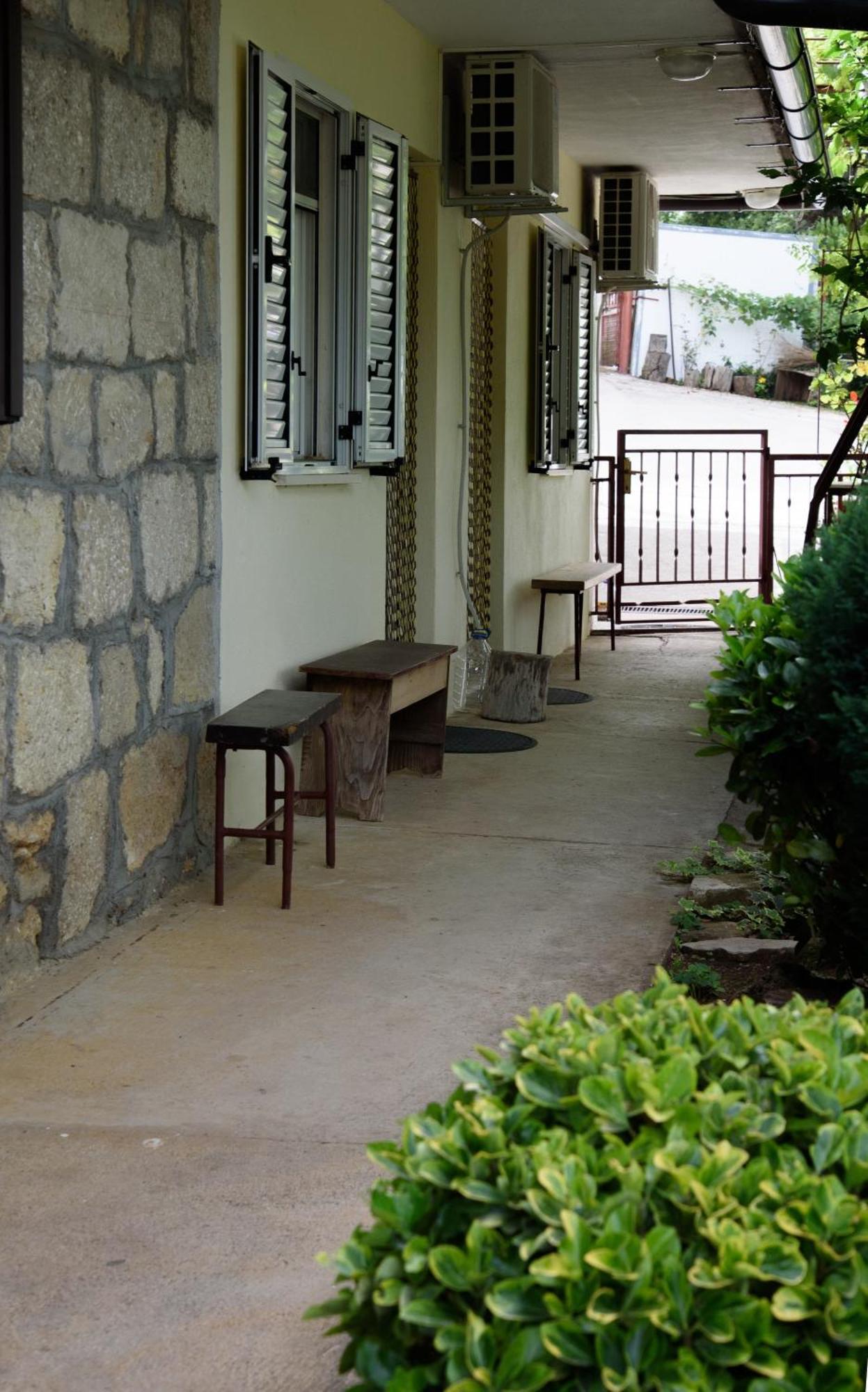 Apartments Cvitini Dvori Garjak Vrlika Εξωτερικό φωτογραφία