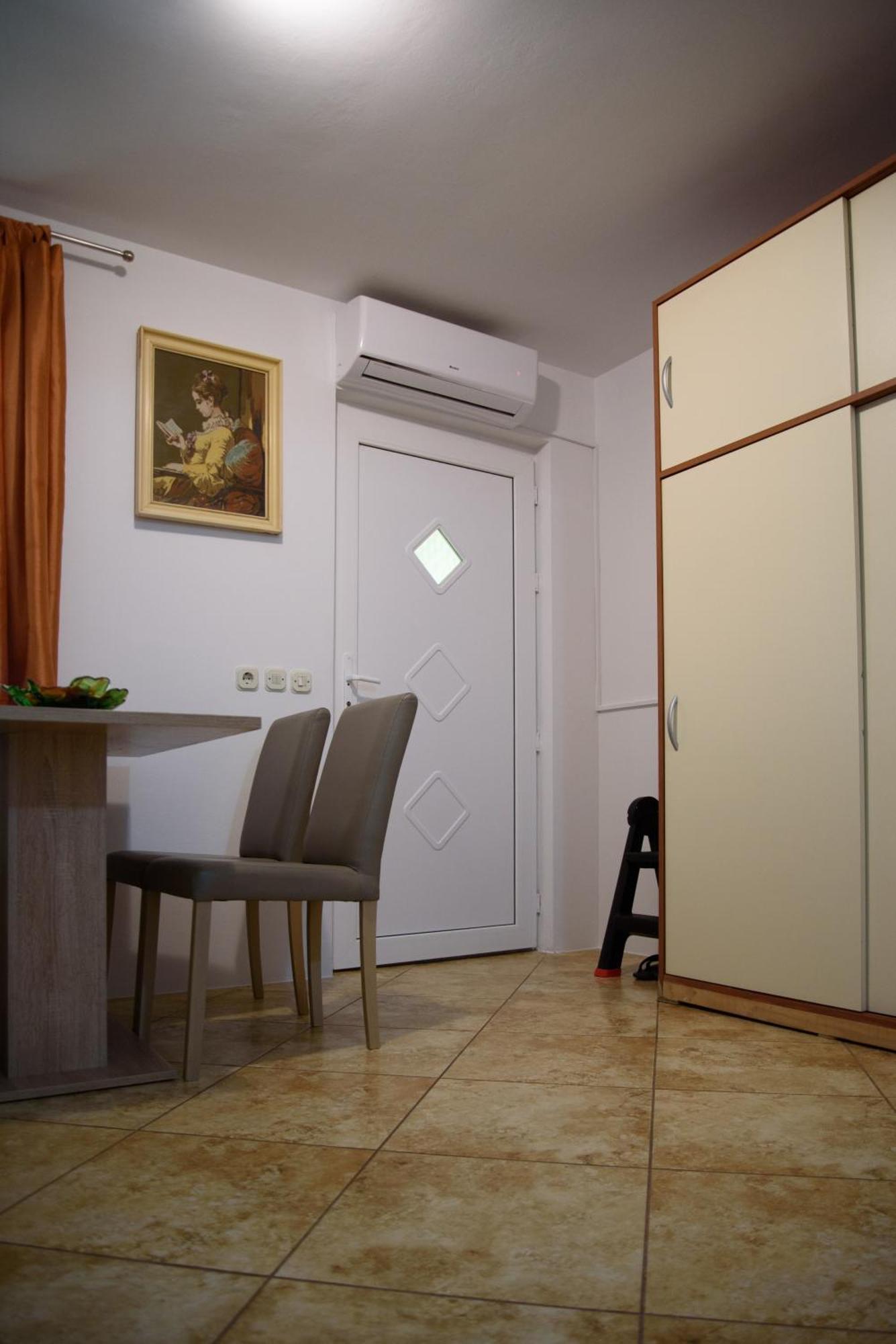 Apartments Cvitini Dvori Garjak Vrlika Εξωτερικό φωτογραφία