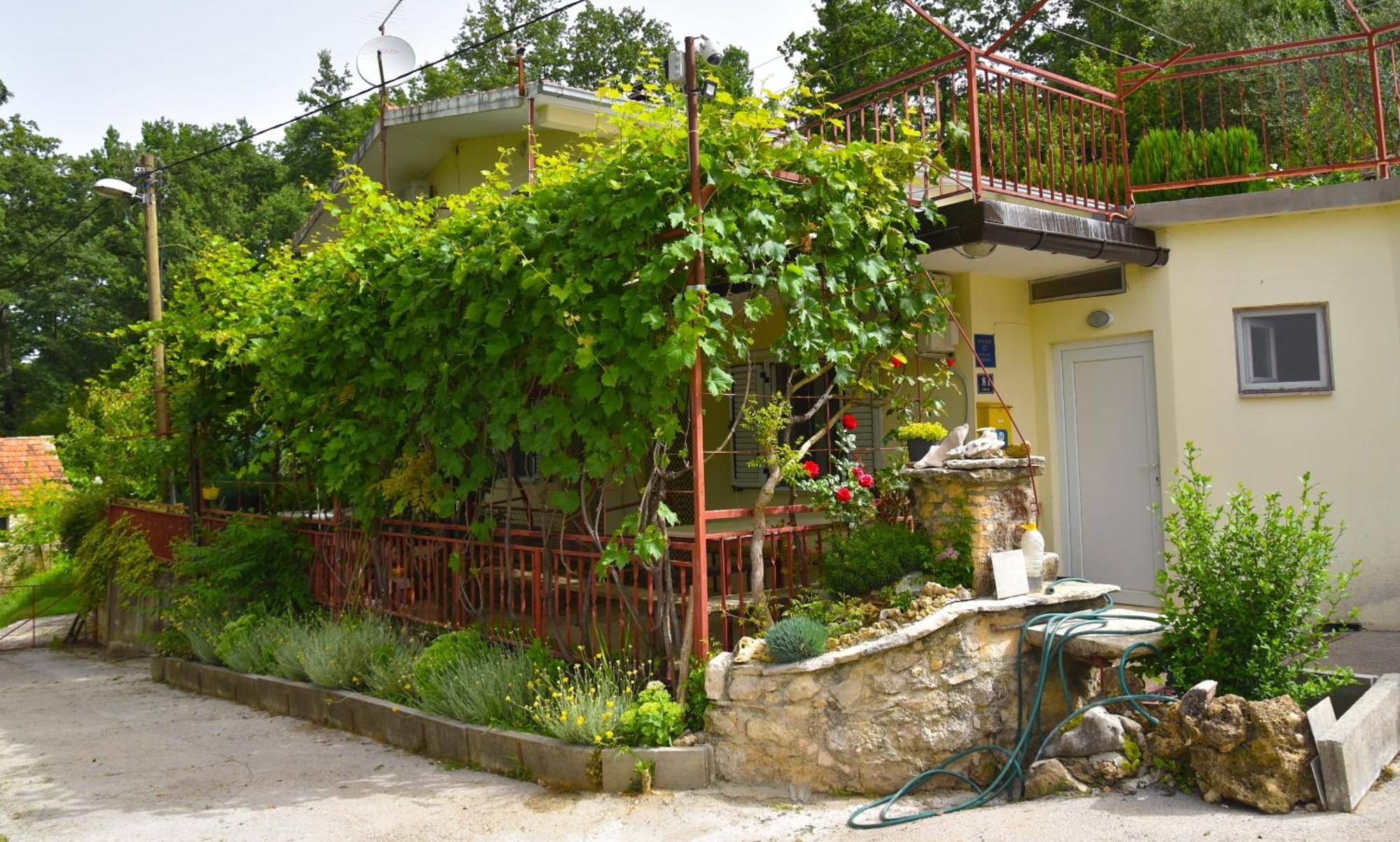 Apartments Cvitini Dvori Garjak Vrlika Εξωτερικό φωτογραφία